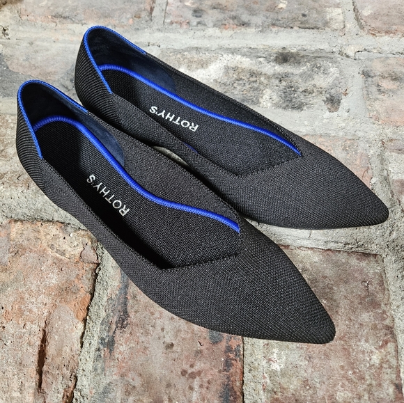 Rothy's Point in Black size 10.5 - Picture 1 of 9
